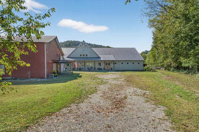 105 McKinney Rd, Gordonsville, TN 38563