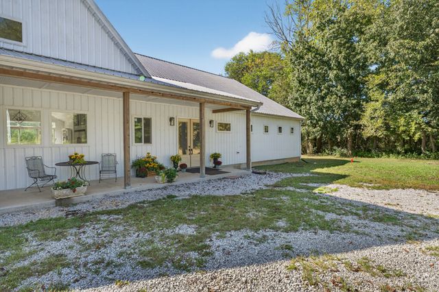 105 McKinney Rd, Gordonsville, TN 38563