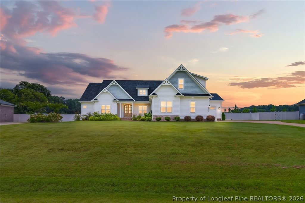 5832 Dottie Circle, Hope Mills, NC 28348 — exterior