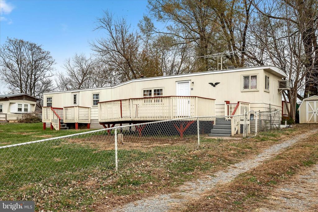 53 ANVIL RD, Kearneysville, WV 25430