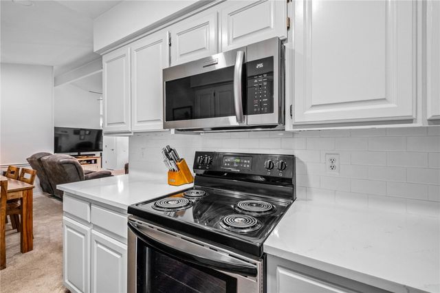 1 Selkirk Drive, Bella Vista, AR 72715