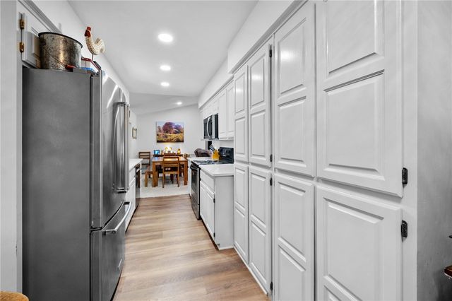 1 Selkirk Drive, Bella Vista, AR 72715