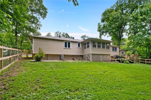 1 Selkirk Drive, Bella Vista, AR 72715