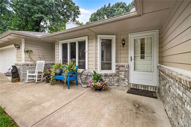 1 Selkirk Drive, Bella Vista, AR 72715