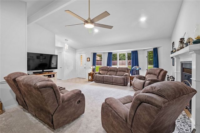 1 Selkirk Drive, Bella Vista, AR 72715