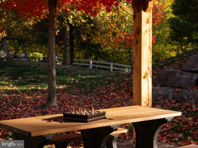 1121 COLLINA LN, Mount Joy, PA 17552