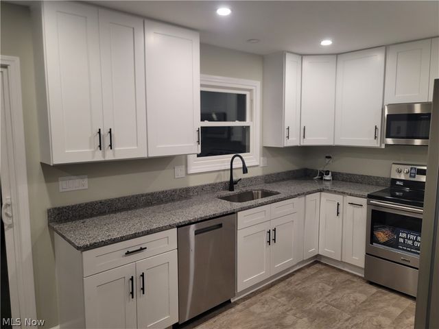 38136 Parkway Boulevard, Willoughby, OH 44094