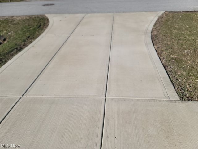 38136 Parkway Boulevard, Willoughby, OH 44094