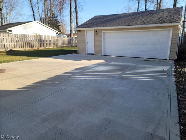 38136 Parkway Boulevard, Willoughby, OH 44094