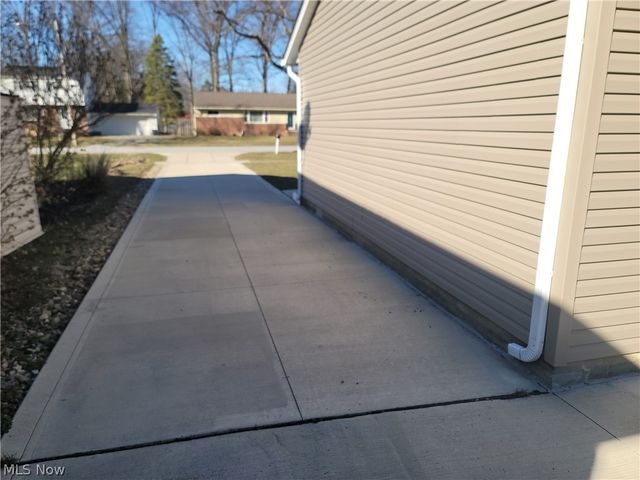 38136 Parkway Boulevard, Willoughby, OH 44094