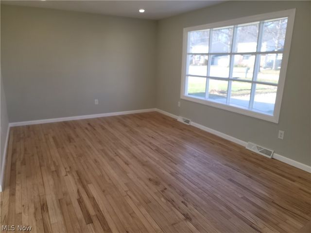 38136 Parkway Boulevard, Willoughby, OH 44094