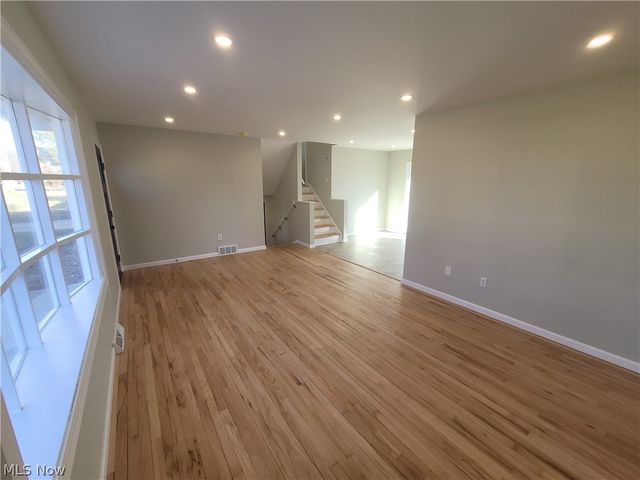 38136 Parkway Boulevard, Willoughby, OH 44094