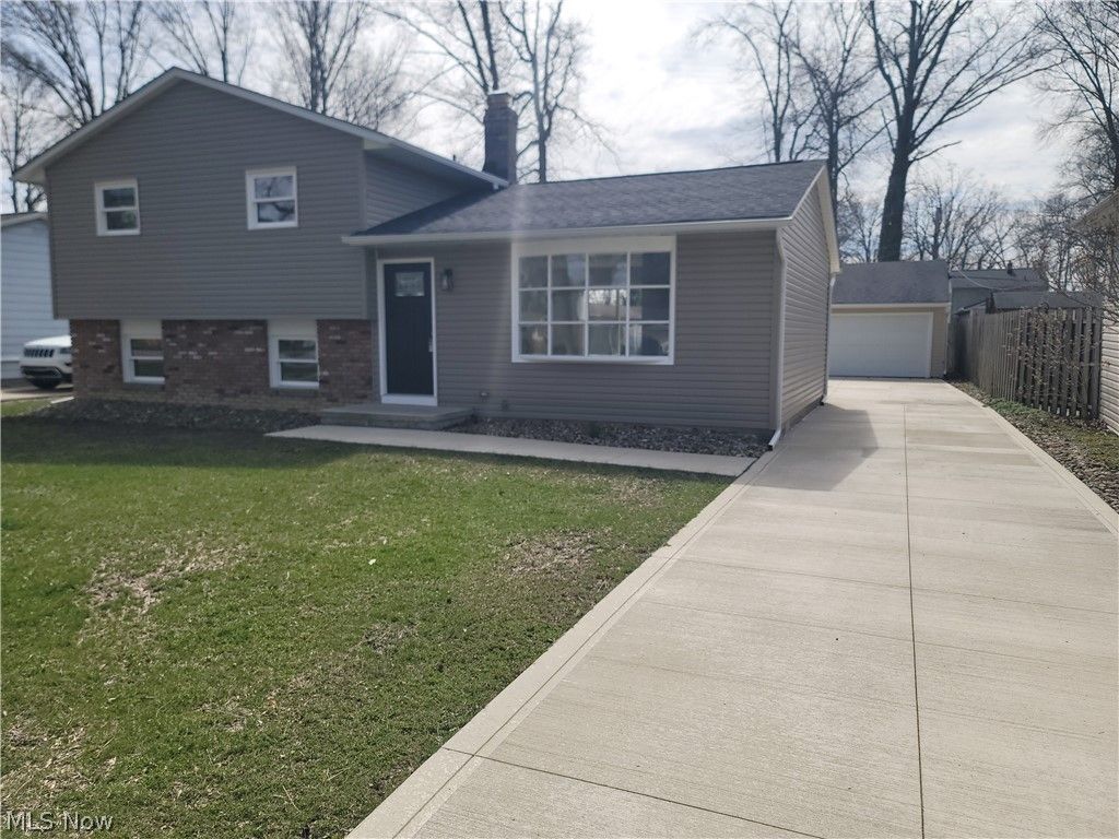 38136 Parkway Boulevard, Willoughby, OH 44094