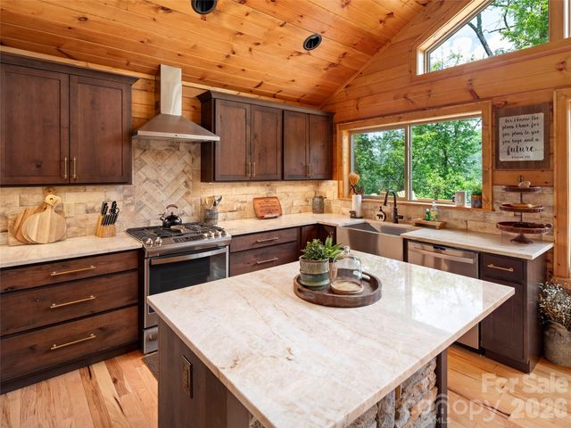 85 Iga Trail, Maggie Valley, NC 28751