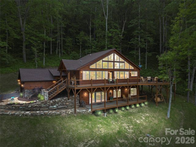 85 Iga Trail, Maggie Valley, NC 28751