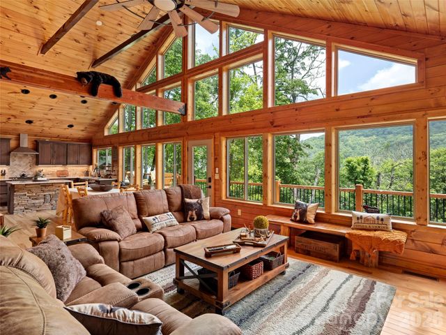 85 Iga Trail, Maggie Valley, NC 28751