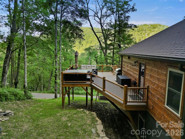 85 Iga Trail, Maggie Valley, NC 28751