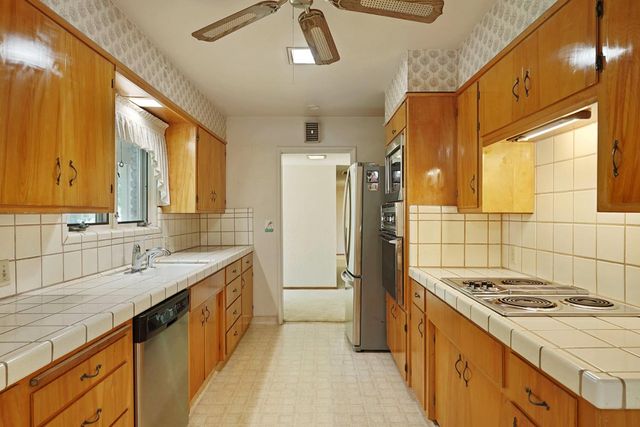 2307 Estate Dr, Stockton, CA 95209