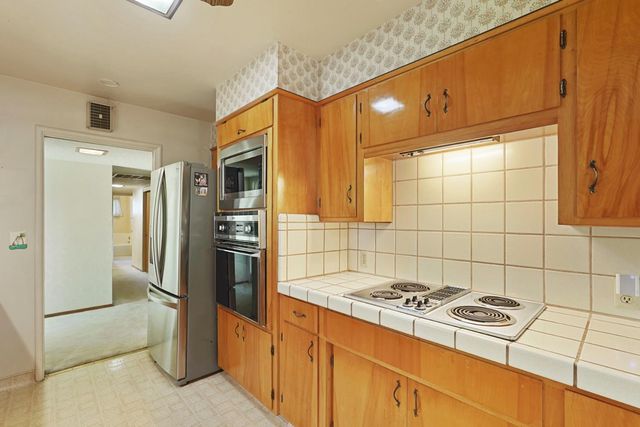 2307 Estate Dr, Stockton, CA 95209