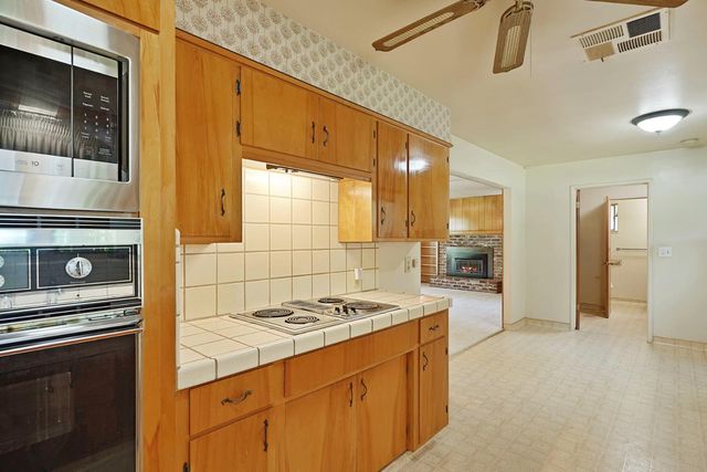 2307 Estate Dr, Stockton, CA 95209