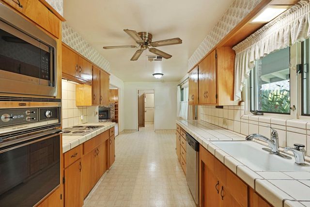 2307 Estate Dr, Stockton, CA 95209