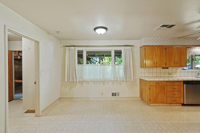 2307 Estate Dr, Stockton, CA 95209