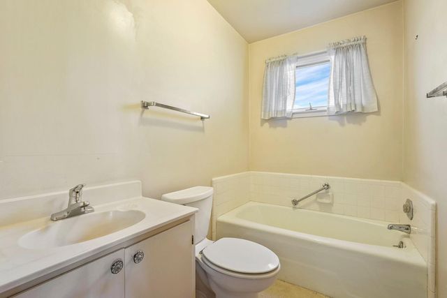 2307 Estate Dr, Stockton, CA 95209