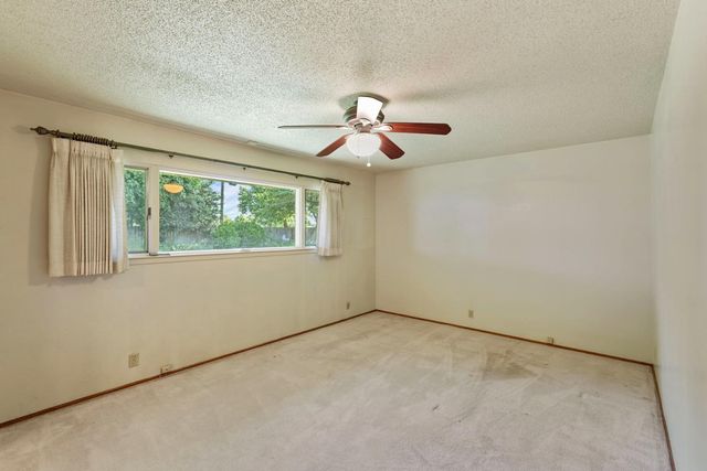 2307 Estate Dr, Stockton, CA 95209