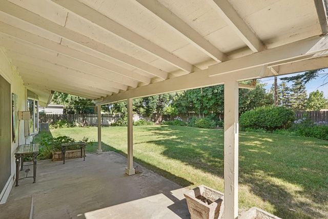 2307 Estate Dr, Stockton, CA 95209