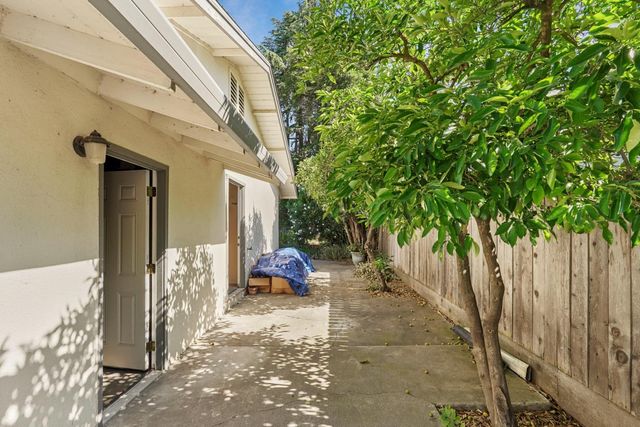 2307 Estate Dr, Stockton, CA 95209