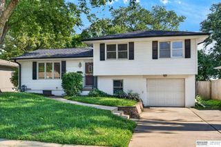 28 Crestwood Drive, Council Bluffs, IA 51503