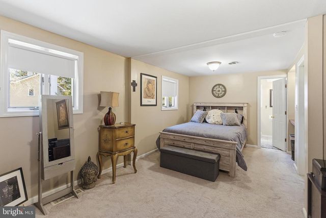 44 FAIRLAWN AVE, Hamilton, NJ 08619