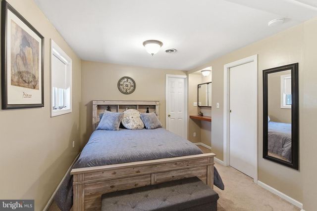 44 FAIRLAWN AVE, Hamilton, NJ 08619