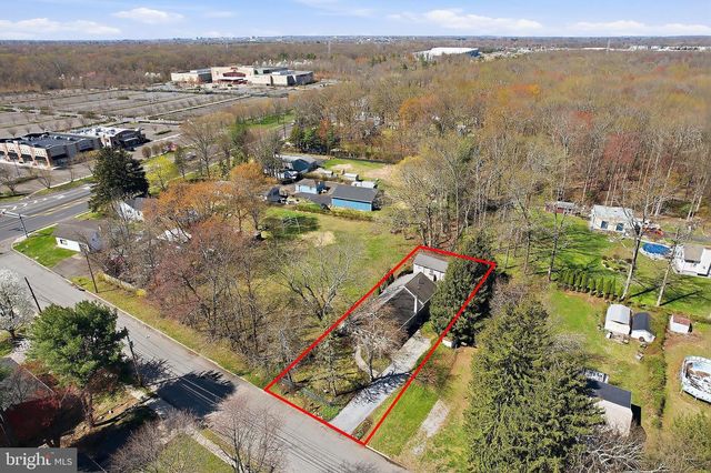 44 FAIRLAWN AVE, Hamilton, NJ 08619