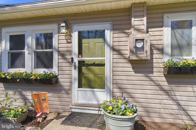 44 FAIRLAWN AVE, Hamilton, NJ 08619