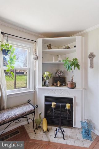 44 FAIRLAWN AVE, Hamilton, NJ 08619