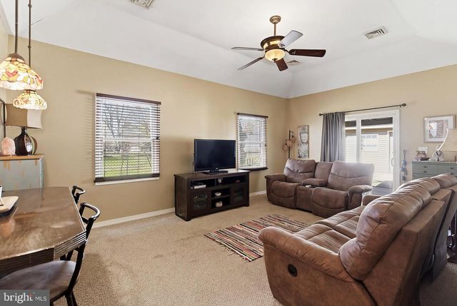 44 FAIRLAWN AVE, Hamilton, NJ 08619