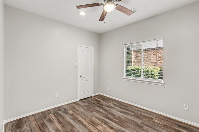 28715 Hidden Cove Drive, Magnolia, TX 77354