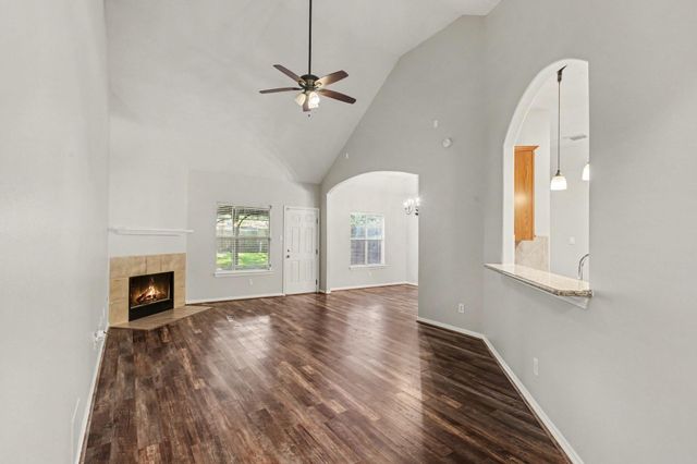 28715 Hidden Cove Drive, Magnolia, TX 77354