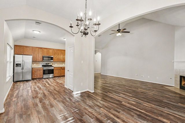 28715 Hidden Cove Drive, Magnolia, TX 77354
