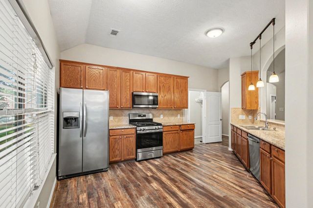 28715 Hidden Cove Drive, Magnolia, TX 77354