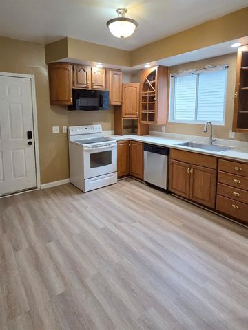 103 E Vermont Street, Bay City, MI 48706