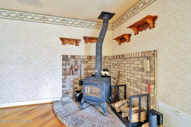 351 Plaza Ave, Louisville, KY 40218