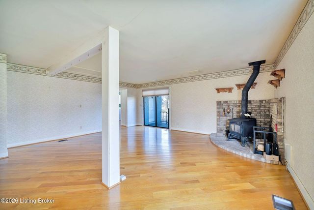 351 Plaza Ave, Louisville, KY 40218