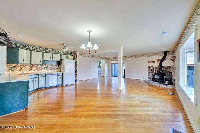 351 Plaza Ave, Louisville, KY 40218