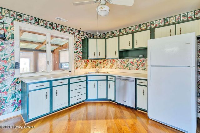 351 Plaza Ave, Louisville, KY 40218