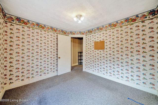 351 Plaza Ave, Louisville, KY 40218