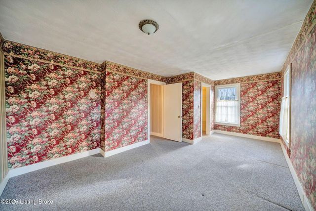 351 Plaza Ave, Louisville, KY 40218