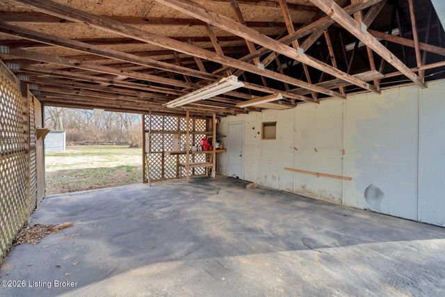 351 Plaza Ave, Louisville, KY 40218