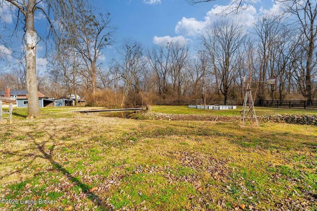 351 Plaza Ave, Louisville, KY 40218